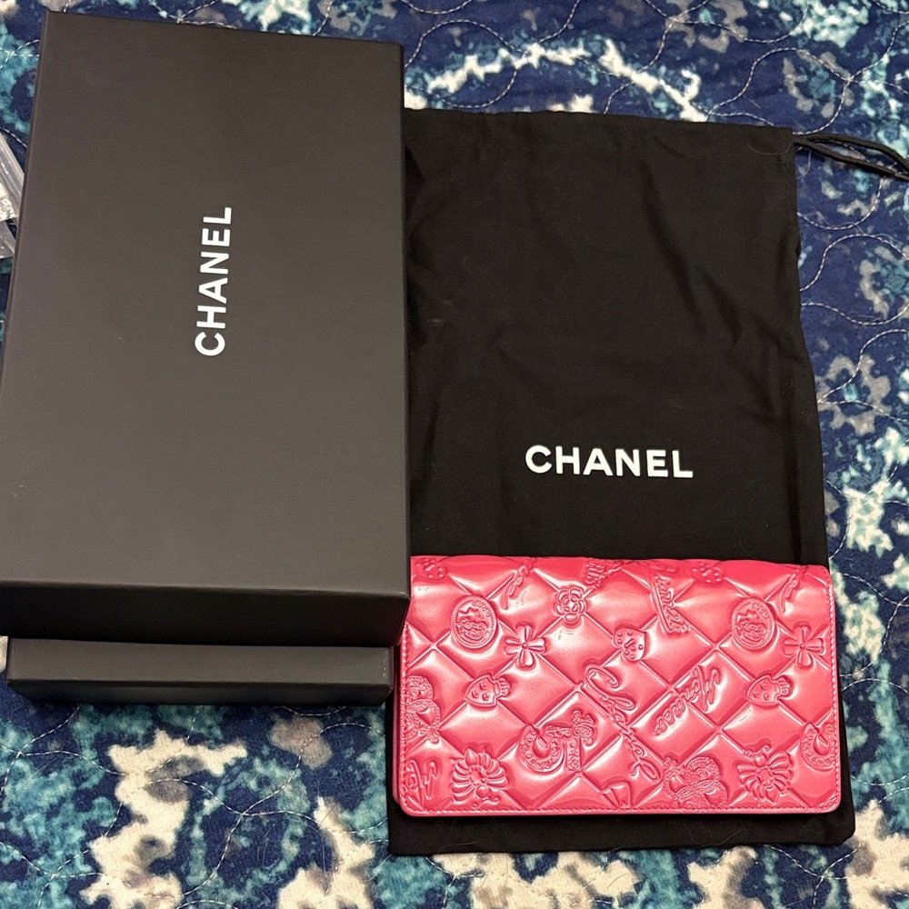 🔥Chanel Vibrant Pink Embossed Wallet new🔥